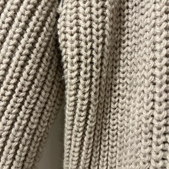 Zara Sweater - Picture 3 of 6